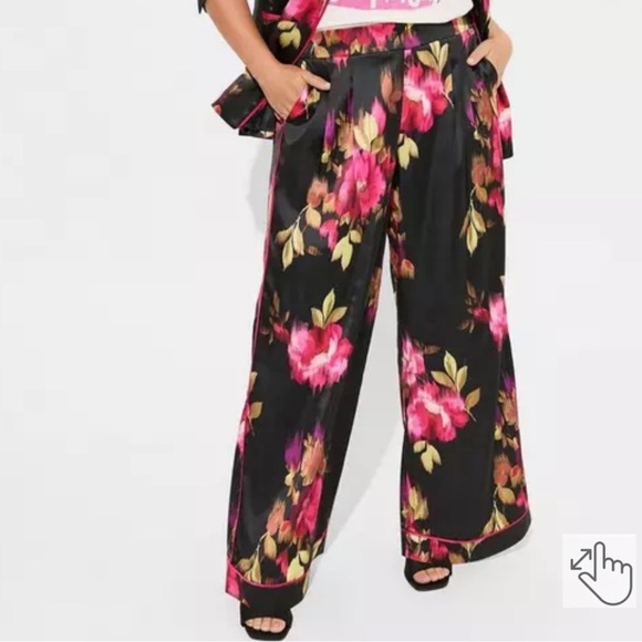 Torrid Blair Floral Wide Leg Satin High Rise Pants Size 6T - Picture 1 of 10